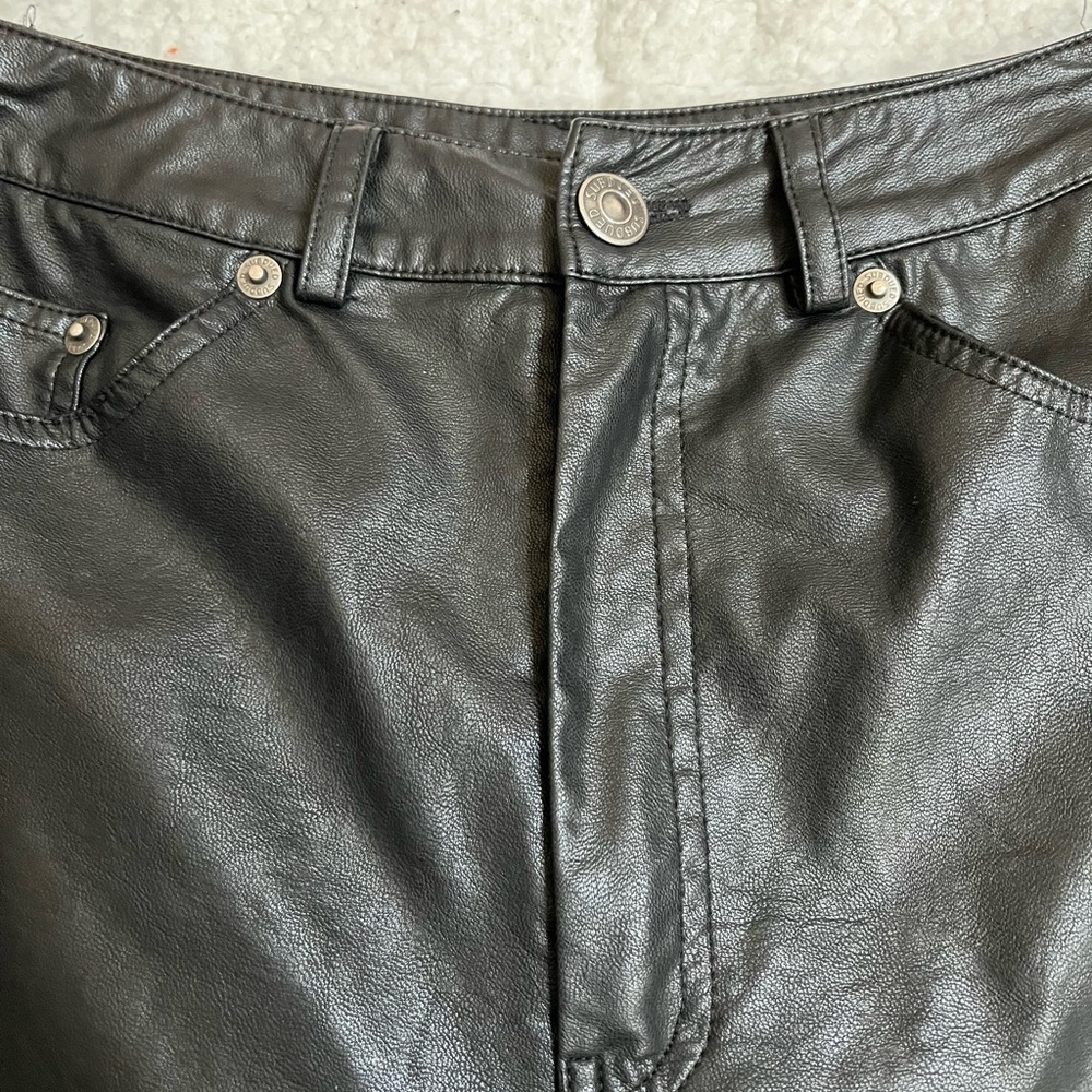 Vegan leather straight leg pants - Picture 4 of 11
